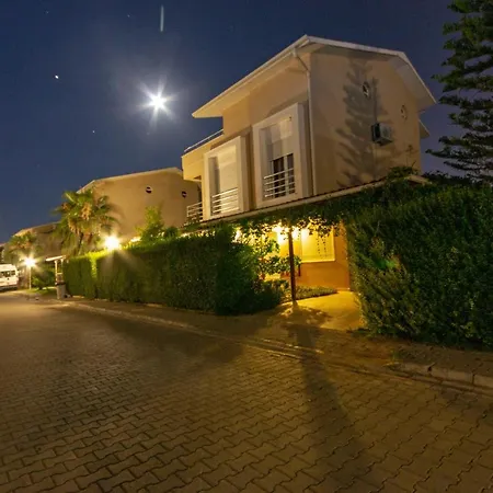 Paradise Town Art Villa *